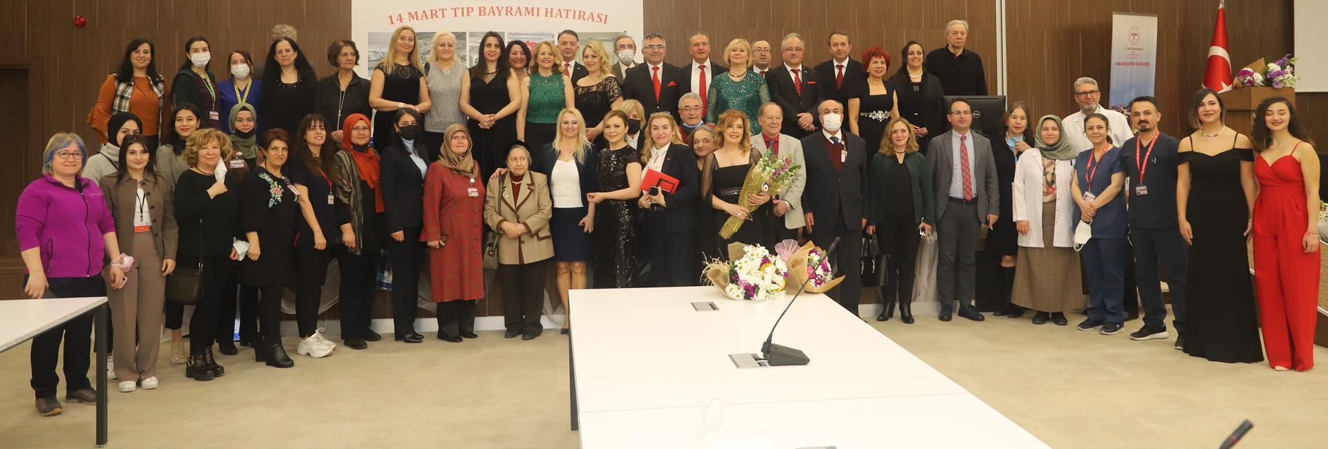 14 марта сотрудники Городской больницы Анкары отметили День Медицины, как члены одной семьи, исполненные чувства единства и солидарности.